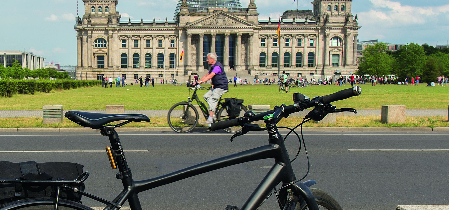 Der ADFC hat seine tourismuspolitischen Forderungen anlässlich der Bundestagswahl zusammengefasst. Der ADFC hat seine tourismuspolitischen Forderungen anlässlich der Bundestagswahl zusammengefasst.
