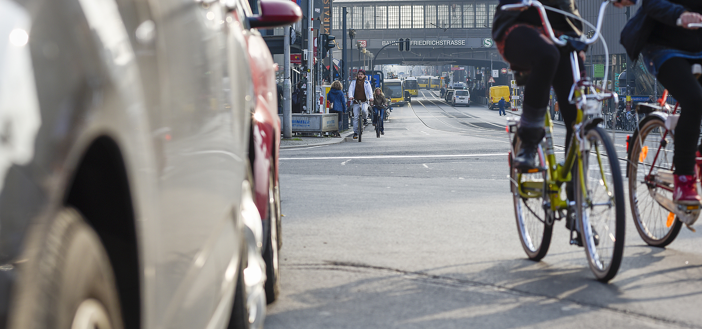 Radfahren in der Stadt: Enge Radfahren in der Stadt: Enge