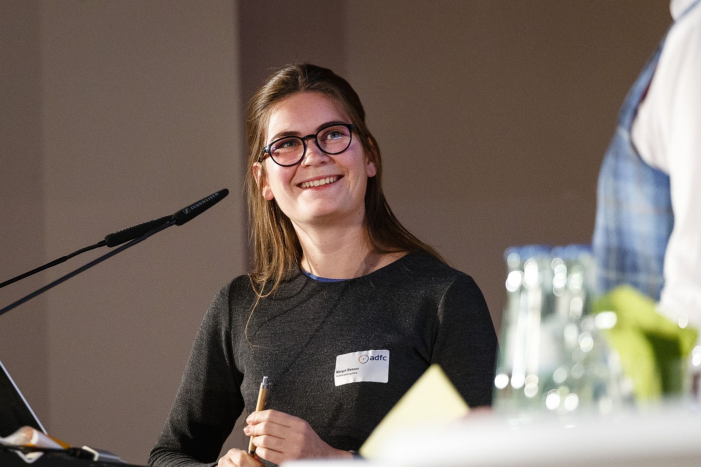 Margot Besson, Beraterin für Radverkehr und ÖV der Stadt Paris in der Abteilung Verkehr. Sie stellte u. a. die autofreien Abschnitte am Seine-Ufer in Paris vor. Margot Besson, Beraterin für Radverkehr und ÖV der Stadt Paris in der Abteilung Verkehr. Sie stellte u. a. die autofreien Abschnitte am Seine-Ufer in Paris vor.