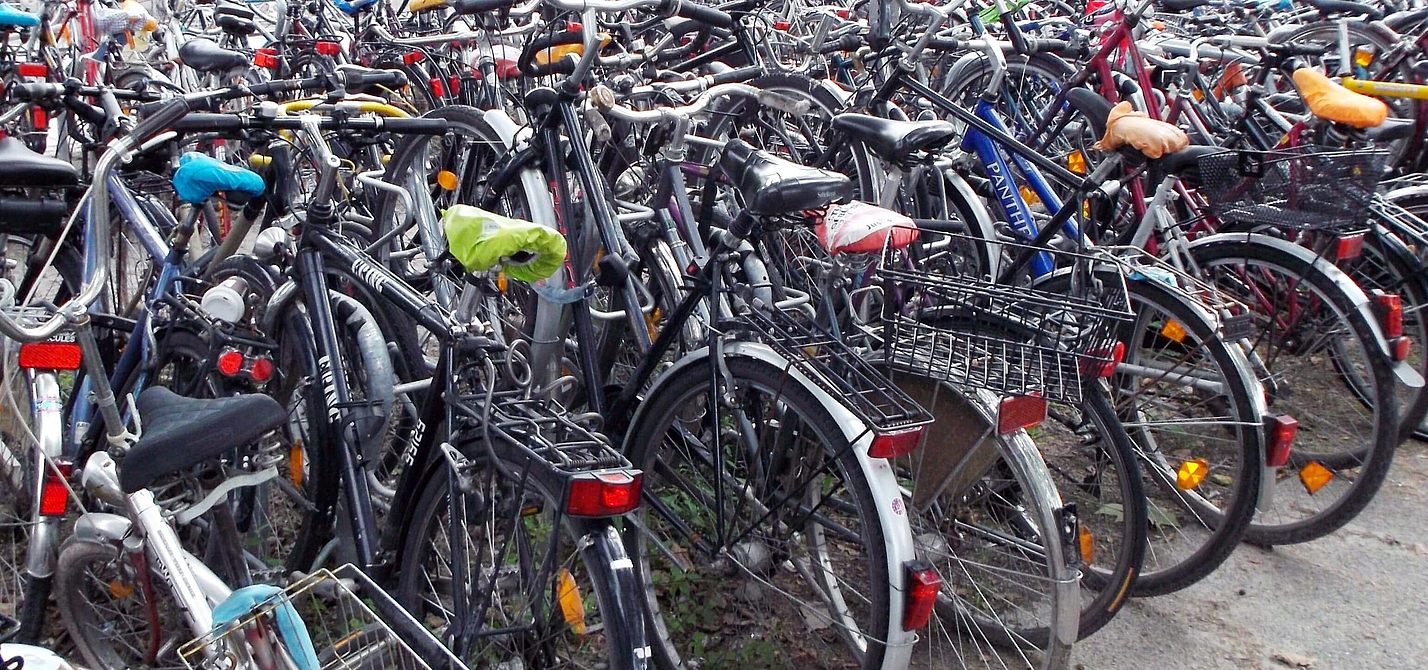 Hier fehlt eine Fahrrad Abstellanlage Hier fehlt eine Fahrrad Abstellanlage