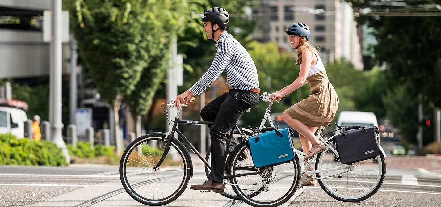 Runde Rücken beim Radfahren: besser vermeiden und die Tipps vom ADFC beherzigen. Runde Rücken beim Radfahren: besser vermeiden und die Tipps vom ADFC beherzigen.