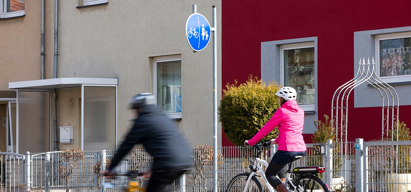 Gemeinsam genutzte Rad- und Gehwege Gemeinsam genutzte Rad- und Gehwege