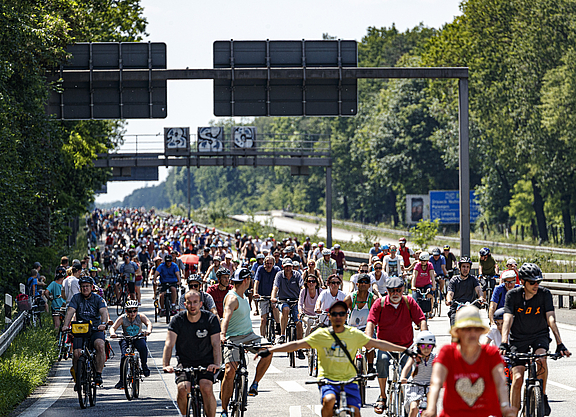 Die legendäre ADFC-Sternfahrt in Berlin steht in diesem Jahr unter dem Motto: „Mehr Recht fürs Rad - Viva la Radvolution!“