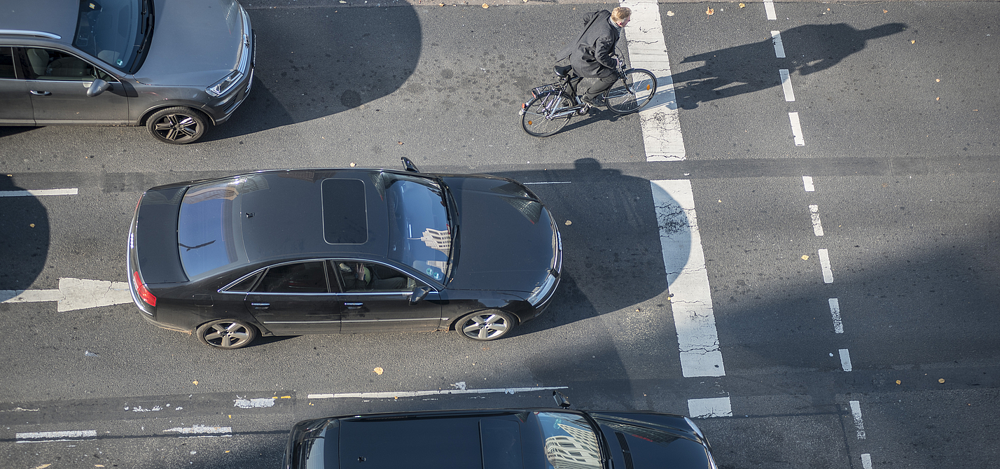 Radfahren in der Stadt - Ampelstart von oben Radfahren in der Stadt, Ampelstart von oben