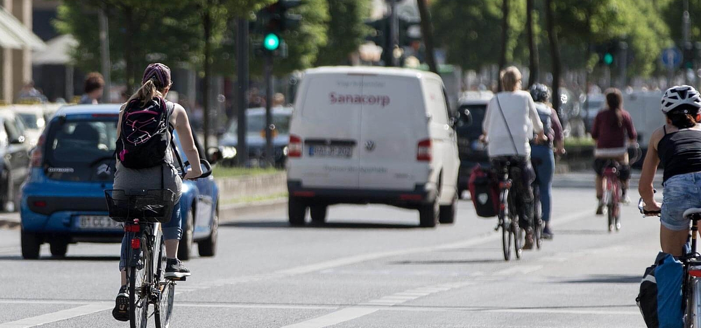 Schutzstreifen und Radfahrstreifen Radfahrstreifen